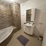 Boho Nuit With Garden Near Salzburg Apartment