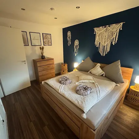 아파트 Boho Nuit With Garden Near Salzburg *