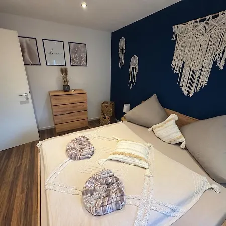 아파트 Boho Nuit With Garden Near Salzburg 프라일라싱
