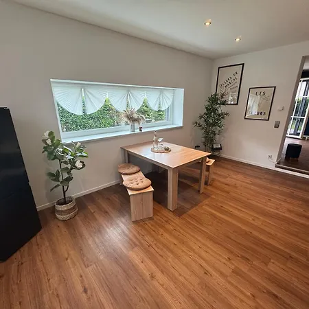 아파트 Boho Nuit With Garden Near Salzburg *